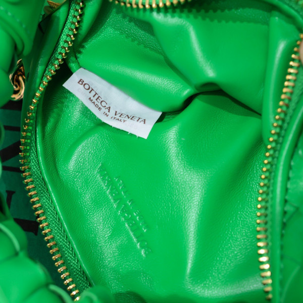 BOTTEGA VENETA MINI JODIE [Bottega404] CELINE CHANEL ACCESSORIES LOEWE SHOES LOUIS VUITTON DIRO YSL OTHER BRAND HANDBAGS BALENCIAGA BOTTEGA VENETA GOYARD HERMES BURBERRY VALENTINO GUCCI FENDI MIUMIU CHLOE PRADA BVLGARI SUITCASE NEW ARRIVAL 