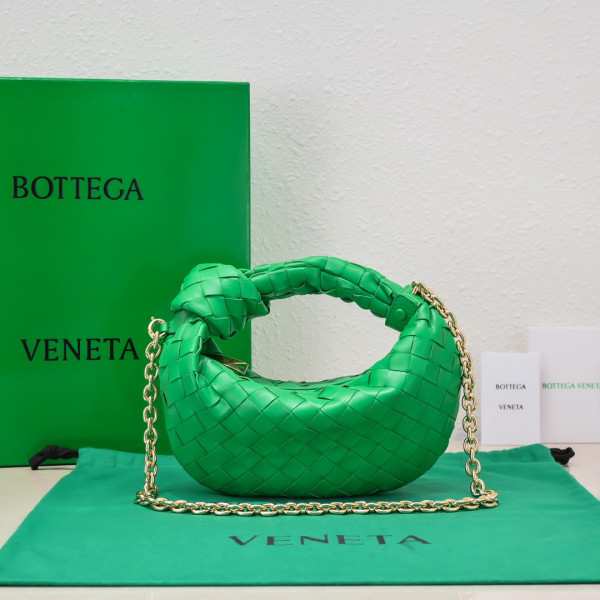 BOTTEGA VENETA MINI JODIE [Bottega404] CELINE CHANEL ACCESSORIES LOEWE SHOES LOUIS VUITTON DIRO YSL OTHER BRAND HANDBAGS BALENCIAGA BOTTEGA VENETA GOYARD HERMES BURBERRY VALENTINO GUCCI FENDI MIUMIU CHLOE PRADA BVLGARI SUITCASE NEW ARRIVAL 