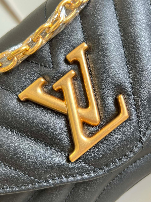 LOUIS VUITTON NEW WAVE CHAIN BAG PM [M20687] CELINE CHANEL ACCESSORIES LOEWE SHOES LOUIS VUITTON DIRO YSL OTHER BRAND HANDBAGS BALENCIAGA BOTTEGA VENETA GOYARD HERMES BURBERRY VALENTINO GUCCI FENDI MIUMIU CHLOE PRADA BVLGARI SUITCASE NEW ARRIVAL 
