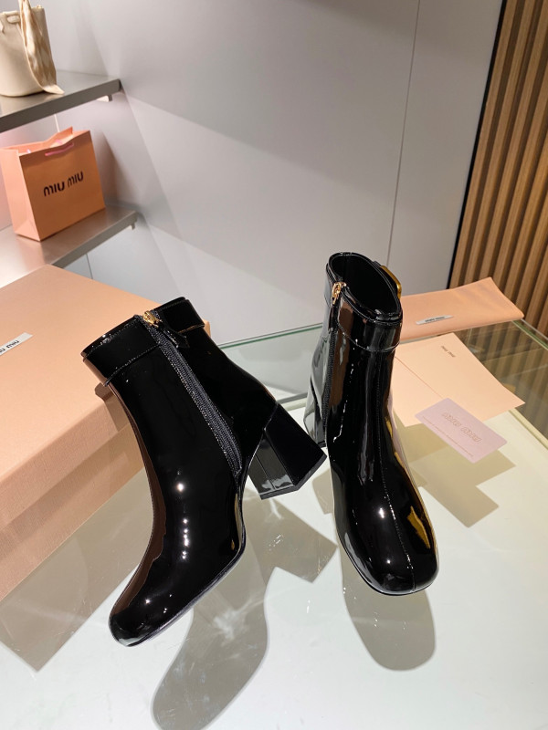 MIU MIU BOOTS [Miumiu3] CELINE CHANEL ACCESSORIES LOEWE SHOES LOUIS VUITTON DIRO YSL OTHER BRAND HANDBAGS BALENCIAGA BOTTEGA VENETA GOYARD HERMES BURBERRY VALENTINO GUCCI FENDI MIUMIU CHLOE PRADA BVLGARI SUITCASE NEW ARRIVAL 