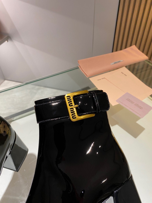 MIU MIU BOOTS [Miumiu3] CELINE CHANEL ACCESSORIES LOEWE SHOES LOUIS VUITTON DIRO YSL OTHER BRAND HANDBAGS BALENCIAGA BOTTEGA VENETA GOYARD HERMES BURBERRY VALENTINO GUCCI FENDI MIUMIU CHLOE PRADA BVLGARI SUITCASE NEW ARRIVAL 