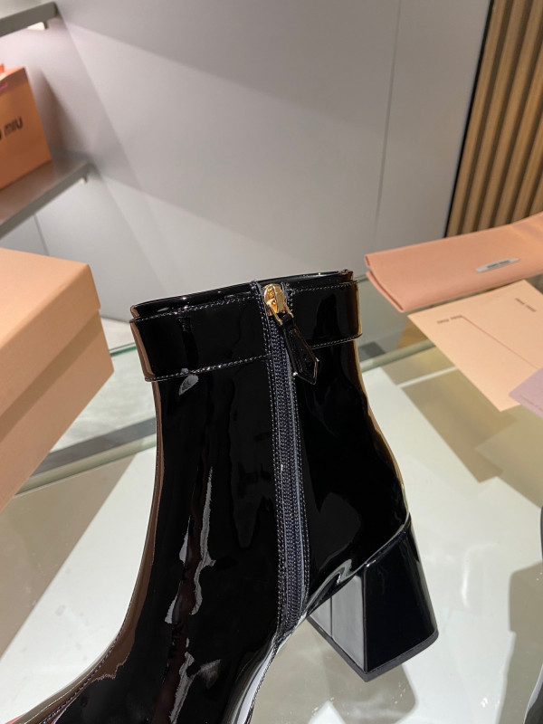 MIU MIU BOOTS [Miumiu3] CELINE CHANEL ACCESSORIES LOEWE SHOES LOUIS VUITTON DIRO YSL OTHER BRAND HANDBAGS BALENCIAGA BOTTEGA VENETA GOYARD HERMES BURBERRY VALENTINO GUCCI FENDI MIUMIU CHLOE PRADA BVLGARI SUITCASE NEW ARRIVAL 