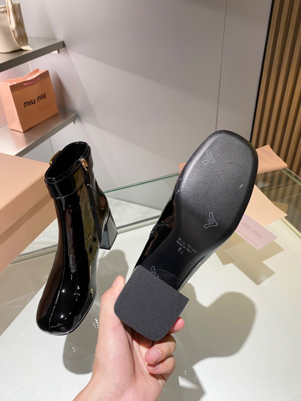 MIU MIU BOOTS [Miumiu3] CELINE CHANEL ACCESSORIES LOEWE SHOES LOUIS VUITTON DIRO YSL OTHER BRAND HANDBAGS BALENCIAGA BOTTEGA VENETA GOYARD HERMES BURBERRY VALENTINO GUCCI FENDI MIUMIU CHLOE PRADA BVLGARI SUITCASE NEW ARRIVAL 
