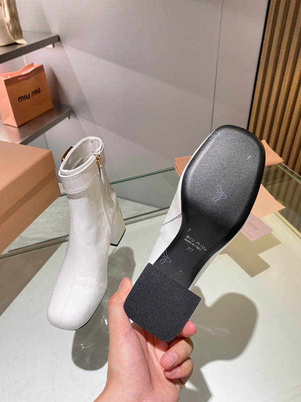 MIU MIU BOOTS [Miumiu2] CELINE CHANEL ACCESSORIES LOEWE SHOES LOUIS VUITTON DIRO YSL OTHER BRAND HANDBAGS BALENCIAGA BOTTEGA VENETA GOYARD HERMES BURBERRY VALENTINO GUCCI FENDI MIUMIU CHLOE PRADA BVLGARI SUITCASE NEW ARRIVAL 