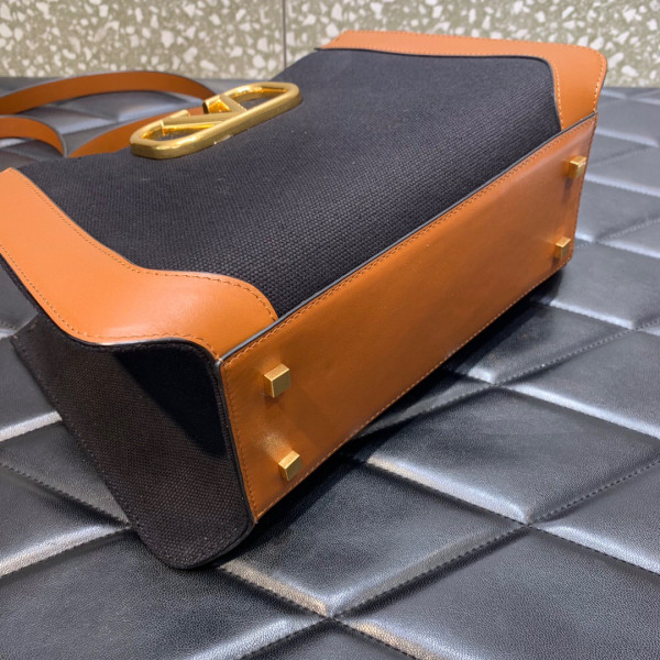 (image for) VALENTINO VLOGO SIGNATURE TOTE