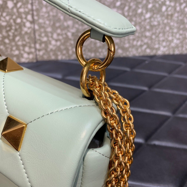 (image for) VALENTINO ONLINE EXCLUSIVE SMALL ROMAN STUD THE SHOULDER BAG WITH CHAIN