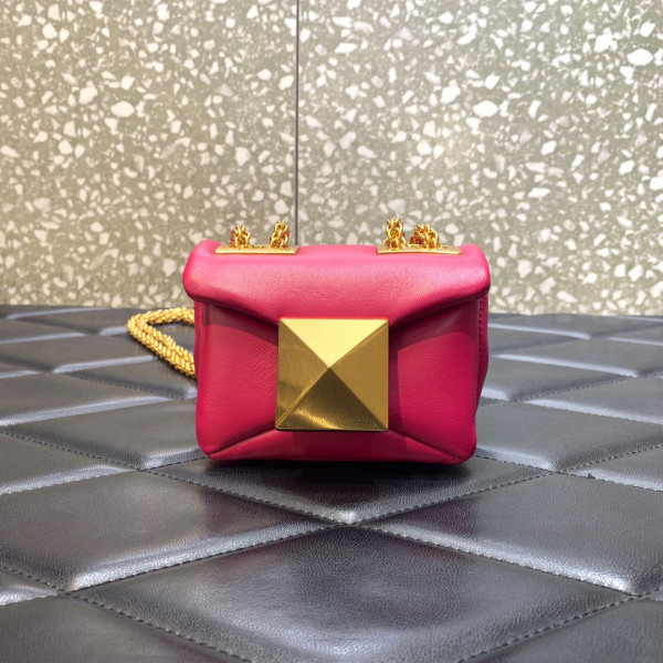 (image for) VALENTINO ONE STUD MICRO BAG WITH CHAIN