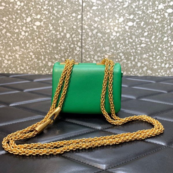 (image for) VALENTINO ONE STUD MICRO BAG WITH CHAIN