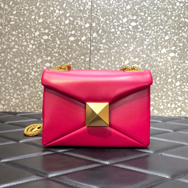 (image for) VALENTINO ONE STUD BAG WITH CHAIN