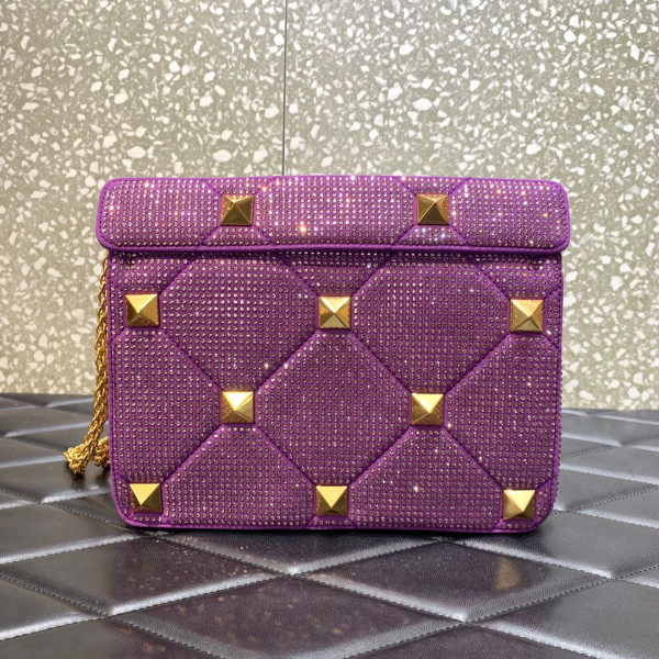 (image for) VALENTINO MEDIUM ROMAN STUD THE SHOULDER BAG WITH CHAIN