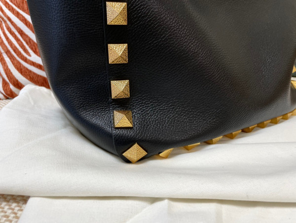 (image for) VALENTINO GARAVANI ROMAN STUD TOTE BAG