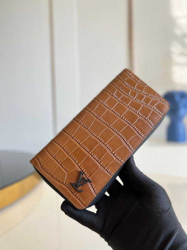 (image for) LOUIS VUITTON ZIPPY WALLET