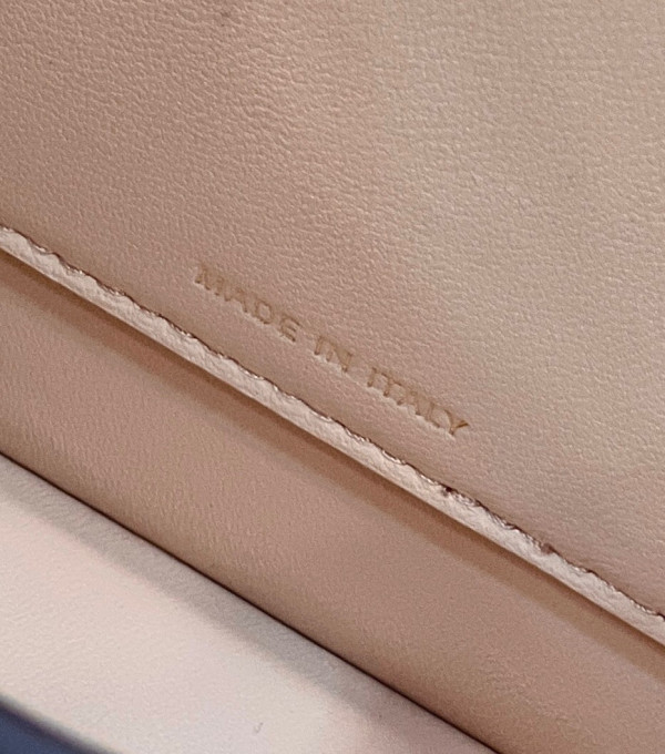 Fendi PeekabooISeeU-27x21x11CM [Fendi608] CELINE CHANEL ACCESSORIES LOEWE SHOES LOUIS VUITTON DIRO YSL OTHER BRAND HANDBAGS BALENCIAGA BOTTEGA VENETA GOYARD HERMES BURBERRY VALENTINO GUCCI FENDI MIUMIU CHLOE PRADA BVLGARI SUITCASE NEW ARRIVAL 