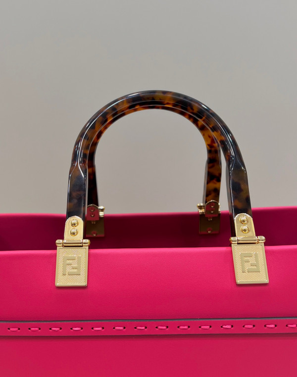 Fendi Sunshine Medium-35*17*31cm [Fendi604] CELINE CHANEL ACCESSORIES LOEWE SHOES LOUIS VUITTON DIRO YSL OTHER BRAND HANDBAGS BALENCIAGA BOTTEGA VENETA GOYARD HERMES BURBERRY VALENTINO GUCCI FENDI MIUMIU CHLOE PRADA BVLGARI SUITCASE NEW ARRIVAL 