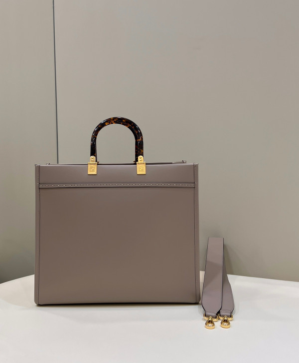 Fendi Sunshine Medium-35*17*31cm [Fendi602] CELINE CHANEL ACCESSORIES LOEWE SHOES LOUIS VUITTON DIRO YSL OTHER BRAND HANDBAGS BALENCIAGA BOTTEGA VENETA GOYARD HERMES BURBERRY VALENTINO GUCCI FENDI MIUMIU CHLOE PRADA BVLGARI SUITCASE NEW ARRIVAL 