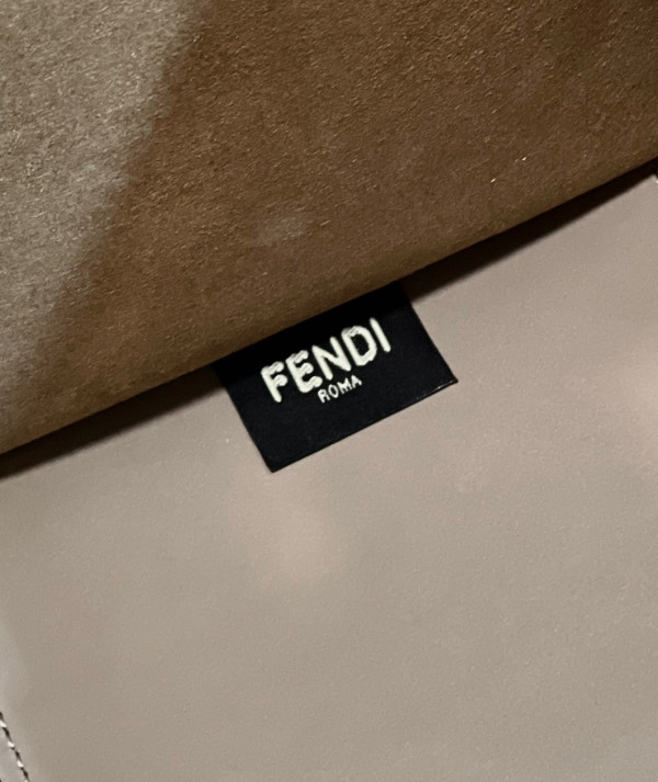 Fendi Sunshine Medium-35*17*31cm [Fendi602] CELINE CHANEL ACCESSORIES LOEWE SHOES LOUIS VUITTON DIRO YSL OTHER BRAND HANDBAGS BALENCIAGA BOTTEGA VENETA GOYARD HERMES BURBERRY VALENTINO GUCCI FENDI MIUMIU CHLOE PRADA BVLGARI SUITCASE NEW ARRIVAL 