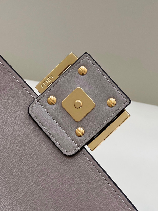 FENDI BAGUETTE CHAIN MIDI 397B98-24*14*7CM [Fendi597] CELINE CHANEL ACCESSORIES LOEWE SHOES LOUIS VUITTON DIRO YSL OTHER BRAND HANDBAGS BALENCIAGA BOTTEGA VENETA GOYARD HERMES BURBERRY VALENTINO GUCCI FENDI MIUMIU CHLOE PRADA BVLGARI SUITCASE NEW ARRIVAL 
