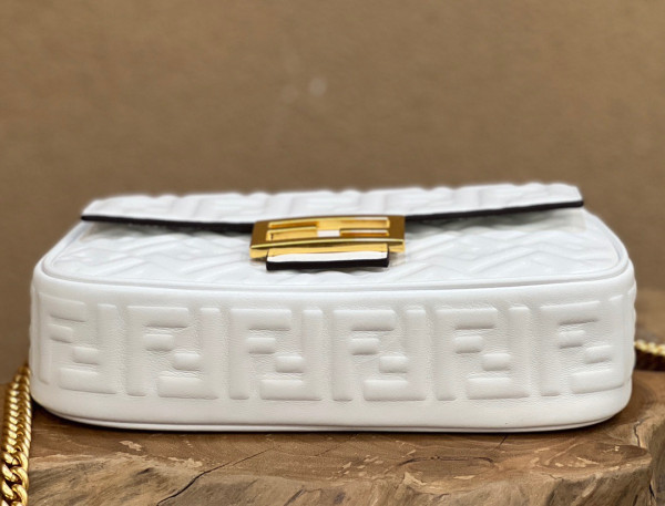 (image for) FENDI BAGUETTE CHAIN MIDI 397B98-24*14*7CM