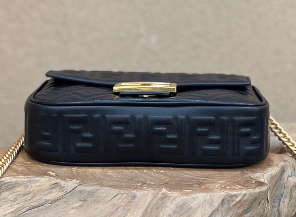 (image for) FENDI BAGUETTE CHAIN MIDI 397B98-24*14*7CM