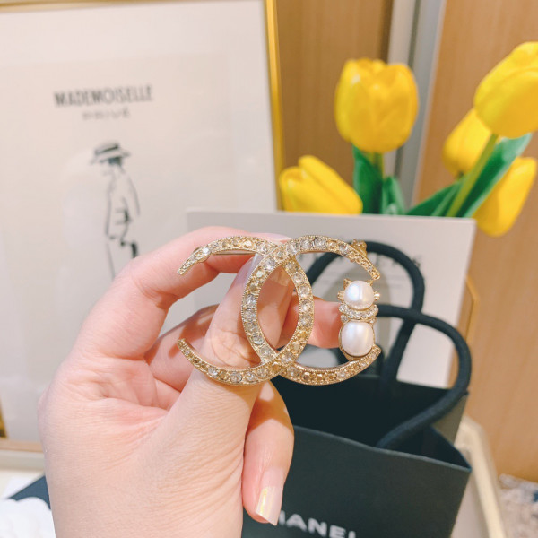 (image for) CL BROOCH