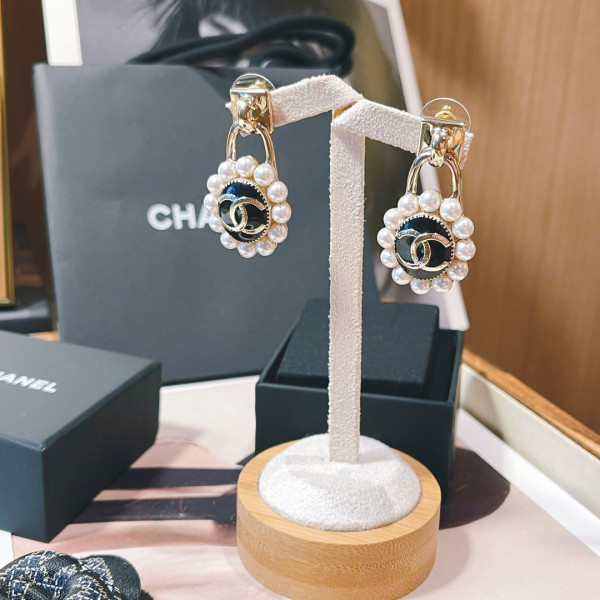 (image for) CL EARRINGS