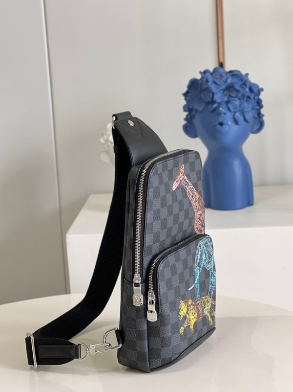 (image for) LOUIS VUITTON AVENUE SLINGBAG