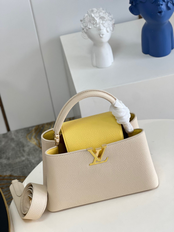(image for) LOUIS VUITTON CAPUCINES MM