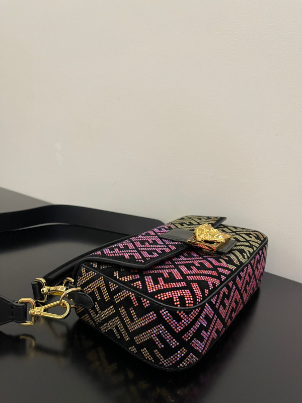 FENDI Baguette (image for) FENDI Baguette