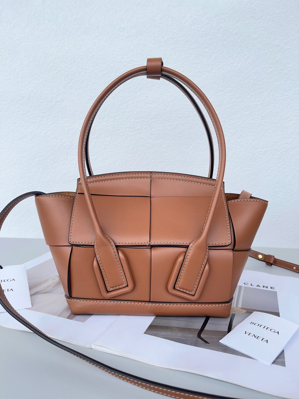 (image for) BOTTEGA VENETA MINI ARCO