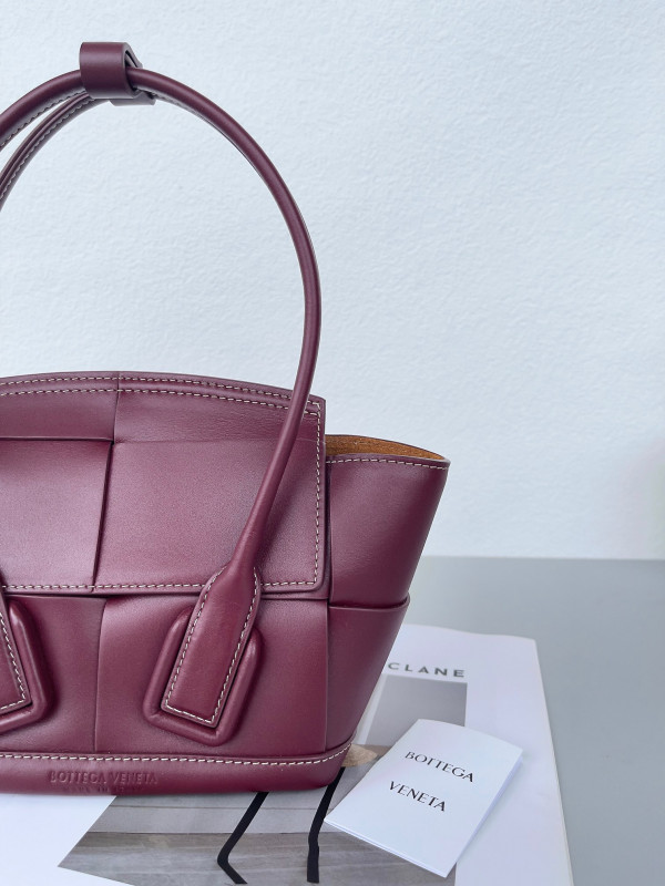(image for) BOTTEGA VENETA MINI ARCO