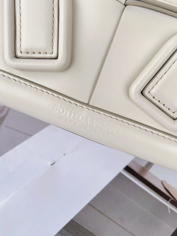 (image for) BOTTEGA VENETA MINI ARCO