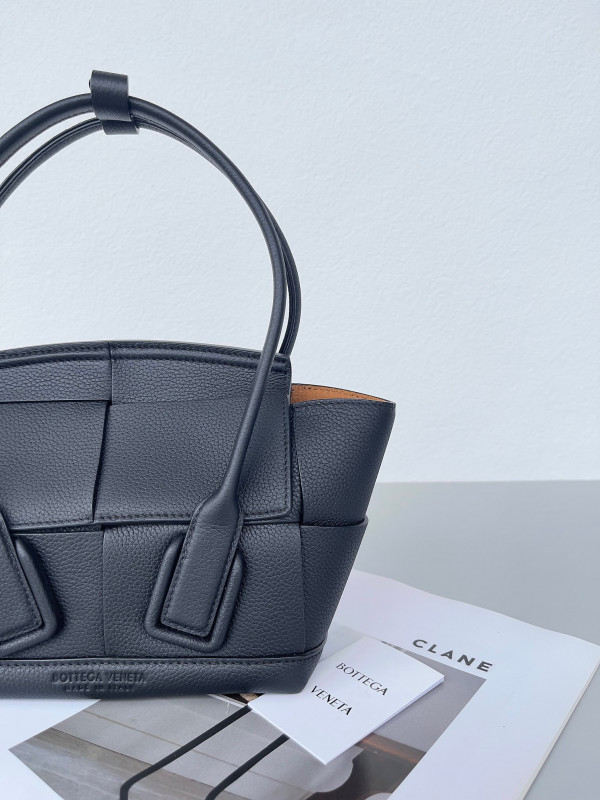 (image for) BOTTEGA VENETA MINI ARCO