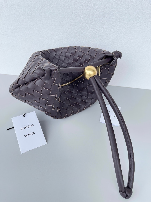 (image for) BOTTEGA VENETA Turn