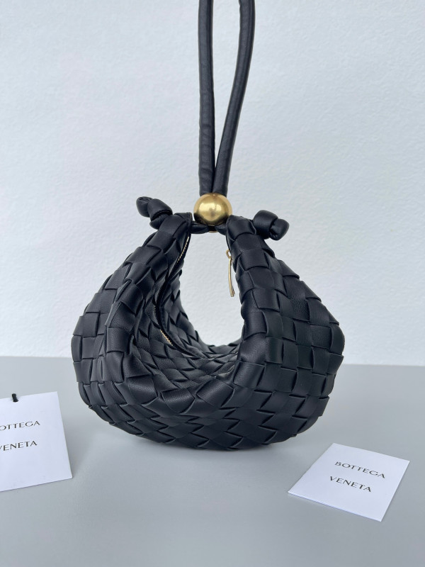 (image for) BOTTEGA VENETA Turn