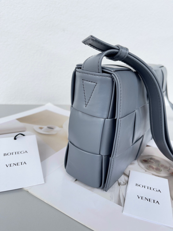 (image for) BOTTEGA VENETA CASSETTE