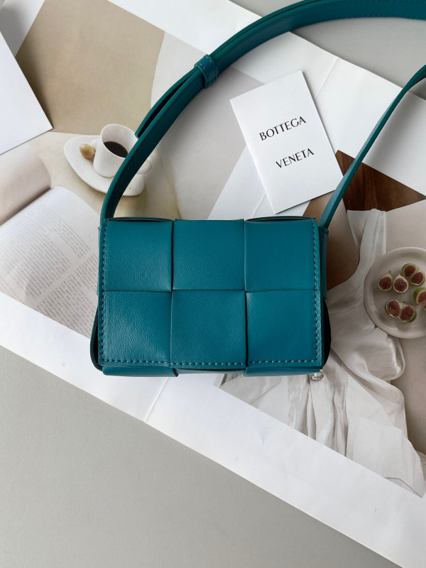 (image for) BOTTEGA VENETA Candy mini Cassette-12*8*4cm