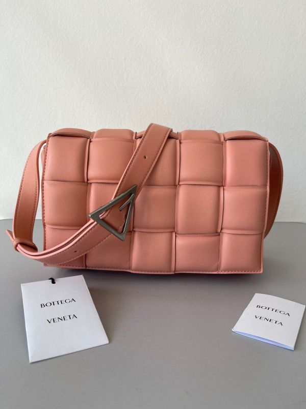 (image for) BOTTEGA VENETA CASSETTE