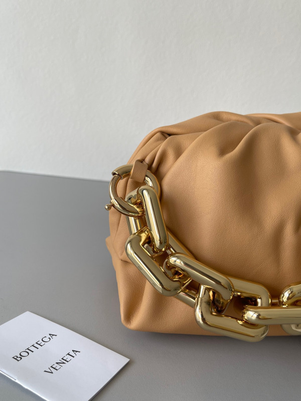 (image for) BOTTEGA VENETA THE CHAIN POUCH