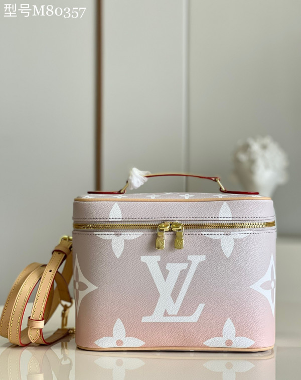 LOUIS VUITTON TOILETRY BAG [Louis1886] CELINE CHANEL ACCESSORIES LOEWE SHOES LOUIS VUITTON DIRO YSL OTHER BRAND HANDBAGS BALENCIAGA BOTTEGA VENETA GOYARD HERMES BURBERRY VALENTINO GUCCI FENDI MIUMIU CHLOE PRADA BVLGARI SUITCASE NEW ARRIVAL 