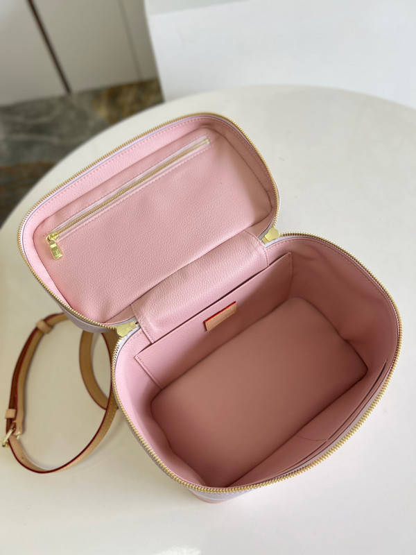LOUIS VUITTON TOILETRY BAG [Louis1886] CELINE CHANEL ACCESSORIES LOEWE SHOES LOUIS VUITTON DIRO YSL OTHER BRAND HANDBAGS BALENCIAGA BOTTEGA VENETA GOYARD HERMES BURBERRY VALENTINO GUCCI FENDI MIUMIU CHLOE PRADA BVLGARI SUITCASE NEW ARRIVAL 