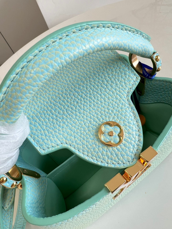 LOUIS VUITTON CAPUCINES MINI [M59850] CELINE CHANEL ACCESSORIES LOEWE SHOES LOUIS VUITTON DIRO YSL OTHER BRAND HANDBAGS BALENCIAGA BOTTEGA VENETA GOYARD HERMES BURBERRY VALENTINO GUCCI FENDI MIUMIU CHLOE PRADA BVLGARI SUITCASE NEW ARRIVAL 