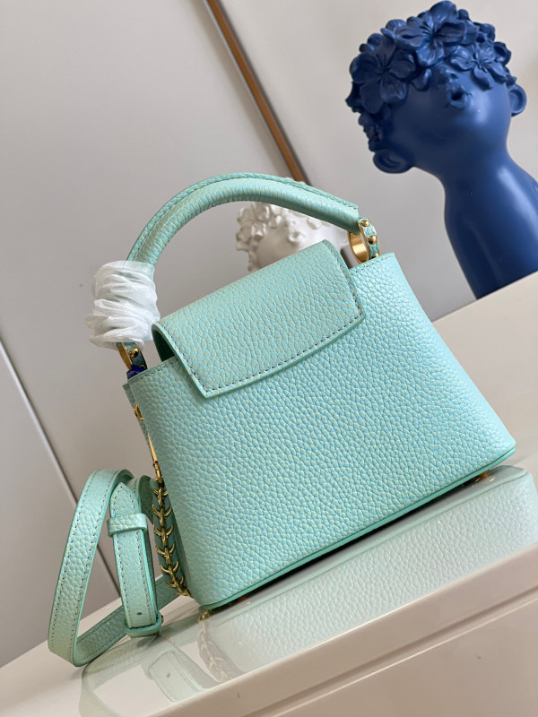 LOUIS VUITTON CAPUCINES MINI [M59850] CELINE CHANEL ACCESSORIES LOEWE SHOES LOUIS VUITTON DIRO YSL OTHER BRAND HANDBAGS BALENCIAGA BOTTEGA VENETA GOYARD HERMES BURBERRY VALENTINO GUCCI FENDI MIUMIU CHLOE PRADA BVLGARI SUITCASE NEW ARRIVAL 