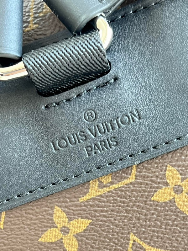 LOUIS VUITTON CHRISTOPHER BACKPACK [M46272] CELINE CHANEL ACCESSORIES LOEWE SHOES LOUIS VUITTON DIRO YSL OTHER BRAND HANDBAGS BALENCIAGA BOTTEGA VENETA GOYARD HERMES BURBERRY VALENTINO GUCCI FENDI MIUMIU CHLOE PRADA BVLGARI SUITCASE NEW ARRIVAL 