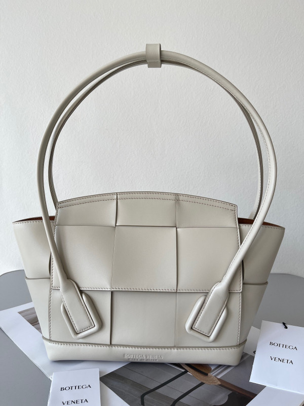 BOTTEGA VENETA ARCO (image for) BOTTEGA VENETA ARCO