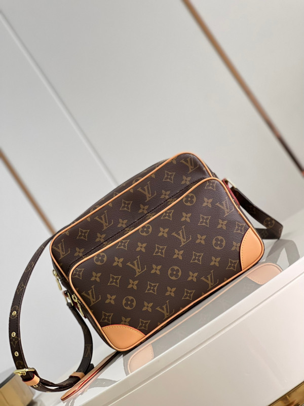 LOUIS VUITTON MESSENGER (image for) LOUIS VUITTON MESSENGER