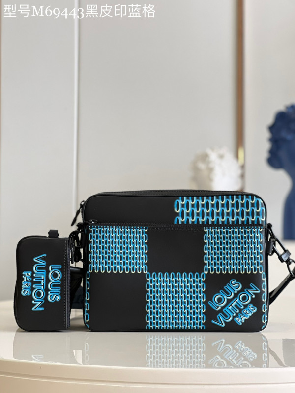 (image for) LOUIS VUITTON TRIO MESSENGER