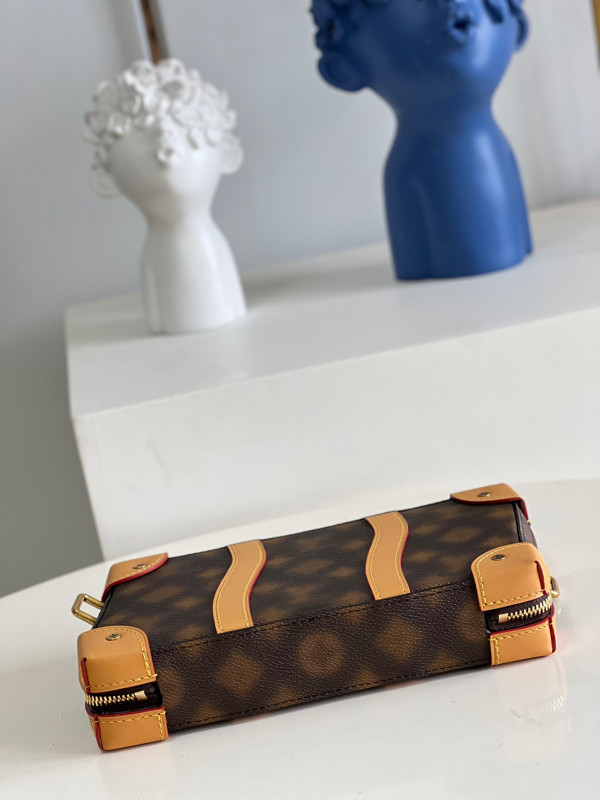 (image for) LOUIS VUITTON SOFT TRUNK