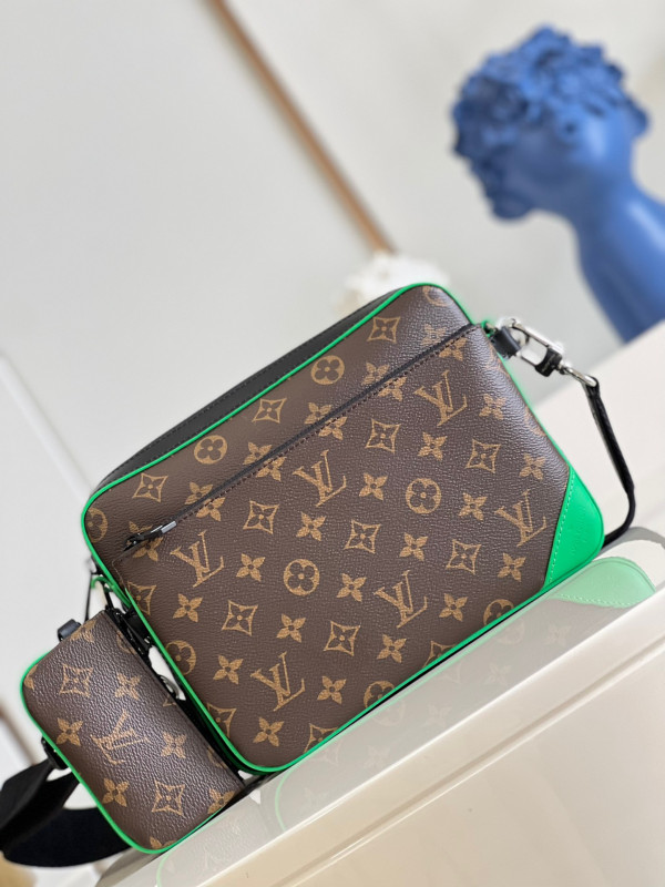 (image for) LOUIS VUITTON TRIO MESSENGER
