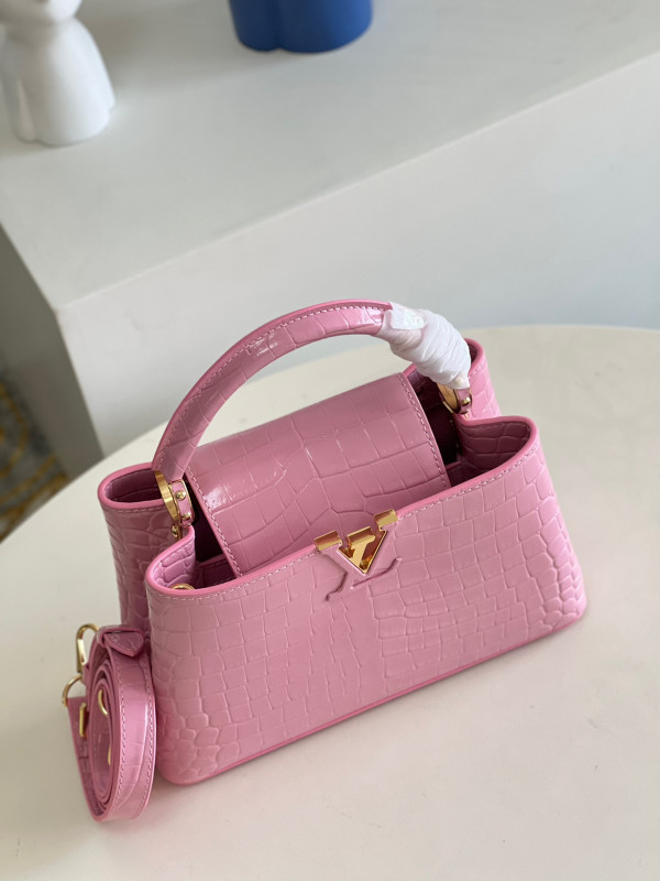 (image for) LOUIS VUITTON CAPUCINES BB