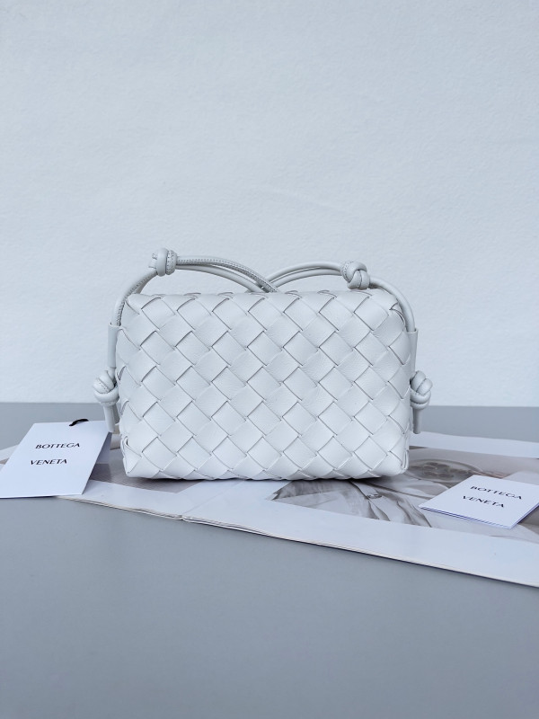 (image for) BOTTEGA VENETA Mini Loop Camera Bag